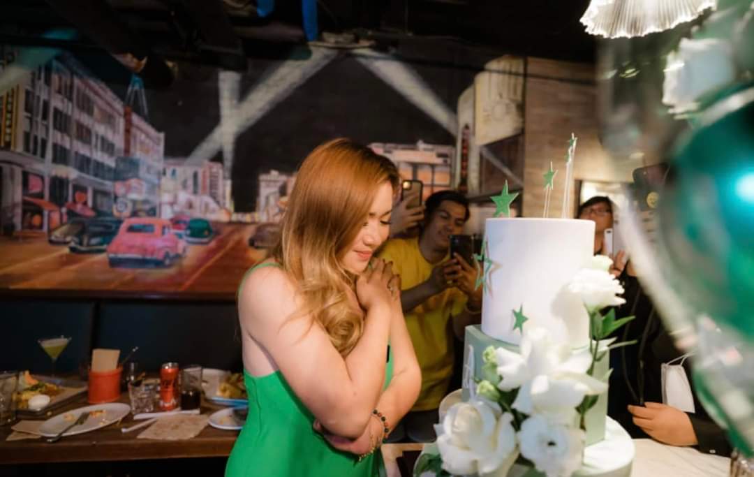 angelinevocals's tweet photo. She remains as one of the most bankable artists in her generation. Truly the OPM Icon, Power Diva @LoveAQuinto!! Happy Birthday!! 

#AngelineQuinto https://t.co/aW3W5F4WoC