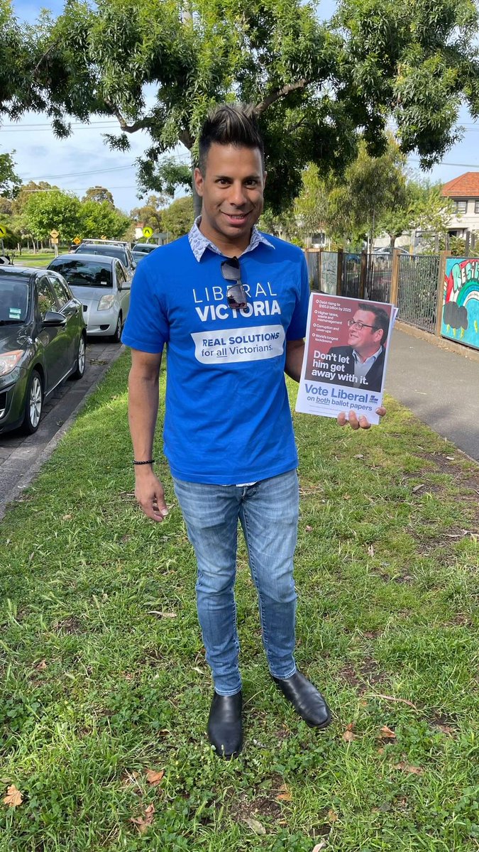 MurraySchoorman's tweet photo. Supporting #laurensherson today at a few polling booths in our local area. #SackDanAndrews #PutLaborLast #lordMurraySchoorman #liberalVictoria https://t.co/9BydufKt8U