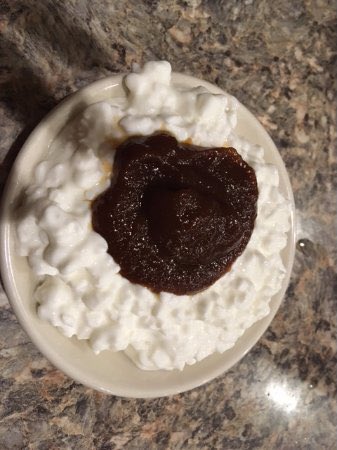 mollyo666's tweet photo. cottage cheese with apple butter on top/mixed in - bruh what the hell https://t.co/2UD5nZXXnf