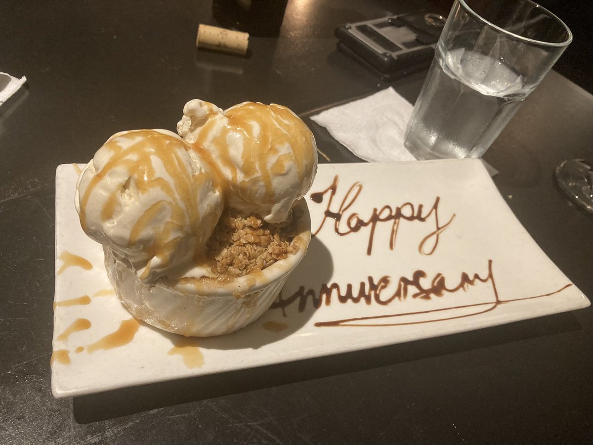 jahmekyagyal's tweet photo. Thanks #Fromage … cos ppl deh pon good body plan we haffi ah share dessert! BuT it’s fine! I’m supportive! https://t.co/HjQF5OESq4