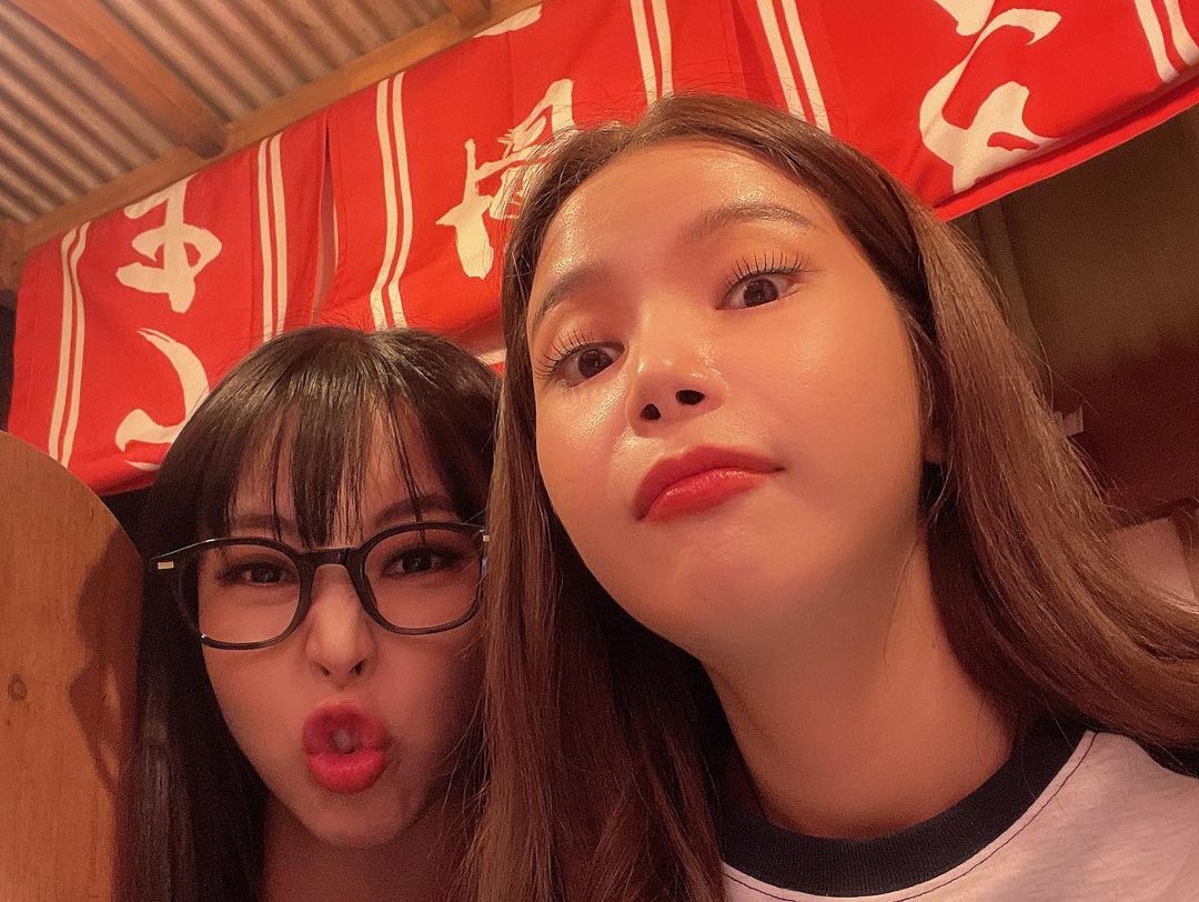 PhilstarNews's tweet photo. OT4 FOREVER! 😍
Before their concert in Japan, Solar of K-pop girl group "Mamamoo" posts snaps to Instagram with her fellow members, Wheein, Hwasa and Moonbyul.
Meanwhile, the K-pop vocal goddesses Mamamoo will be coming to Manila in Feb. 2023 for their world tour.
📸 Solar https://t.co/vfQ5QQxE63