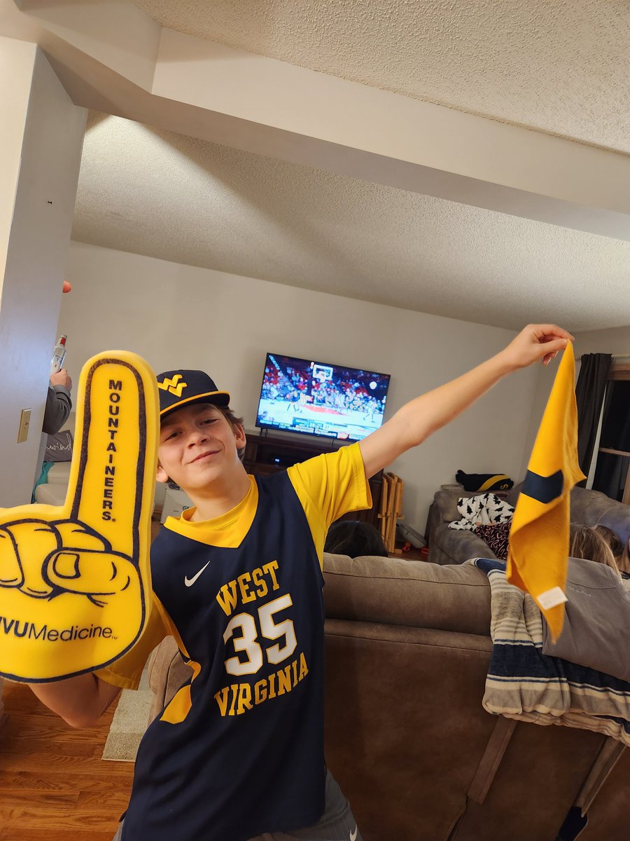 sammons304's tweet photo. @espn Watchin WVU take down Portland St. LETS GO!

#ESPN
#WVUBASKETBALL
#TWEET https://t.co/AfviwBvSQw