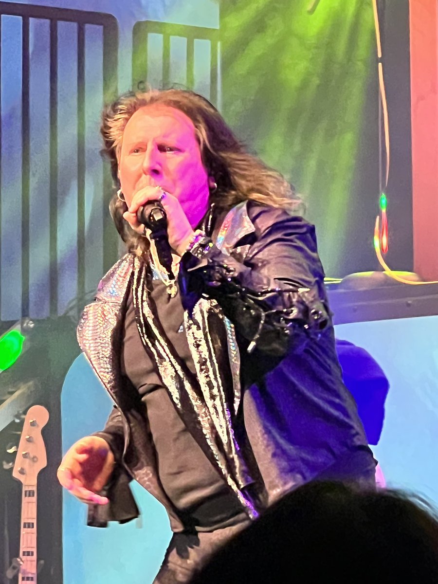 The boys <a href="/MullettRocks/">Mullett</a> <a href="/FTCPresents/">Fairfield Theatre Co</a>  i don’t feel tardy…. #hairbands #hardrock #nothingbutagoodtime #rockshow