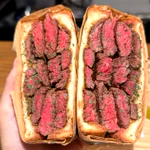 肉まみれになりたい方へ!ど迫力ミートサンドが食べられる恵比寿のお店。