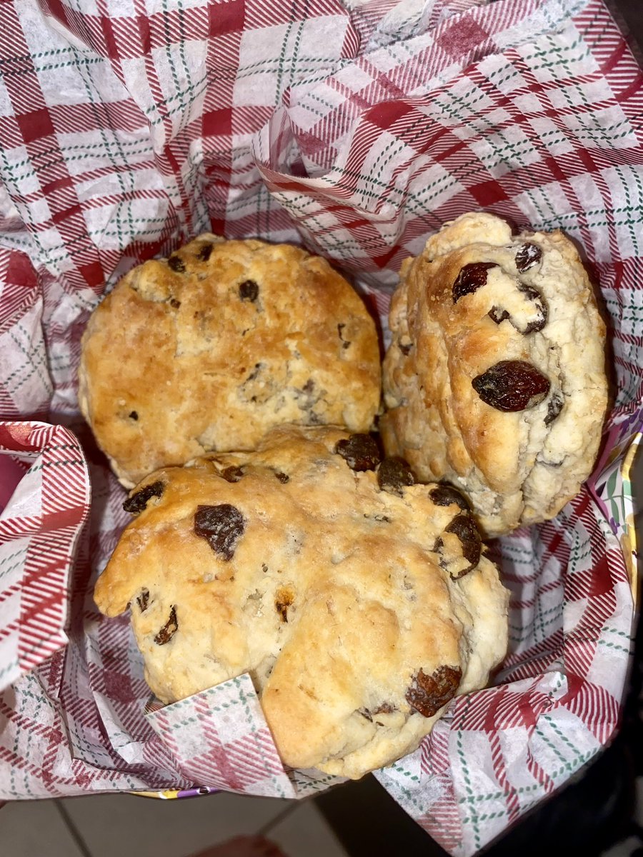 Brigid0143's tweet photo. Taking orders for Irish Soda Bread minis for Christmas and Christmas Eve ☘️ https://t.co/7gfx64NPyd