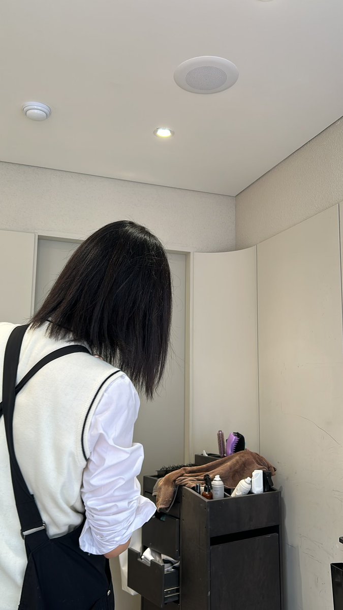 위위에서 유경몬이 염색해주는 토요일 아침🥹