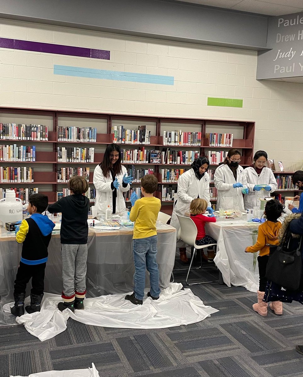 katierankin85's tweet photo. Sheridan’s Chem Club had so much fun @BramptonLibrary today! We made slime, bouncy balls, lava lamps, volcanoes and elephant’s toothpaste with 65 attendees at the Creative Chemistry event! @SheridanFAST @sheridancollege https://t.co/pTqYEaNQ8n