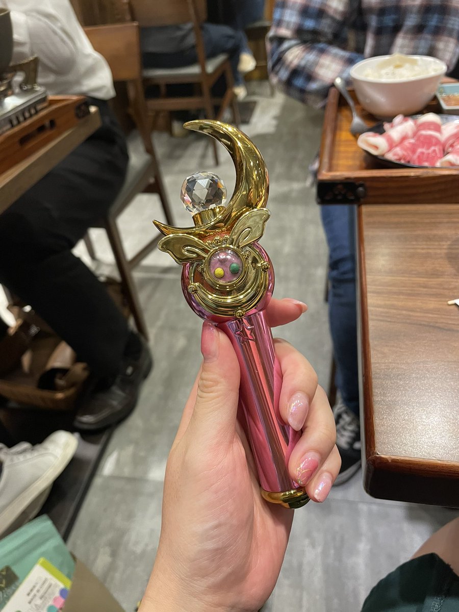 meyoutravels's tweet photo. 台湾版Suicaはカード型だけじゃなくてキーホルダーになったりぬいぐるみになったりわりと形状自由なんだけど、今のところこれがMVP。
わたしもセーラームーンになりたい。 https://t.co/3zrp5I2U1B