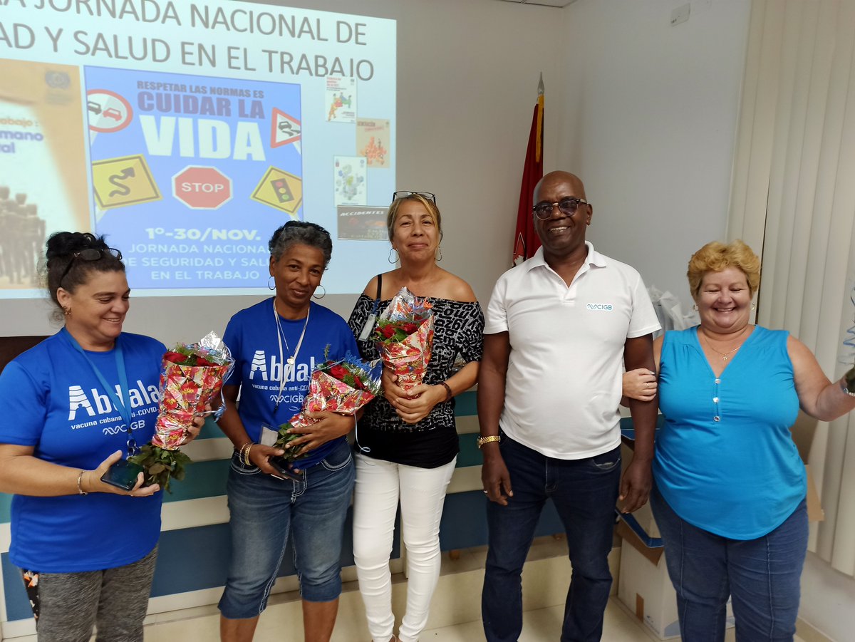 26 de noviembre #DiaDelEconomista en #Cuba Reconoce la dirección de la #ANEC en el <a href="/CigbC/">CIGB Camaguey</a> el trabajo del grupo de #Economia Muchas felicidades 🎂🍾🍹🍸 #PorCamagueyTodo