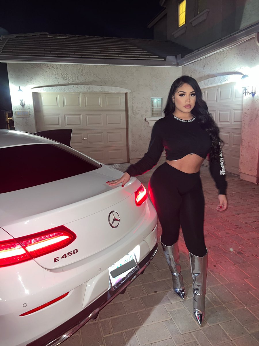 Top shelf, you can’t reach her 🏆