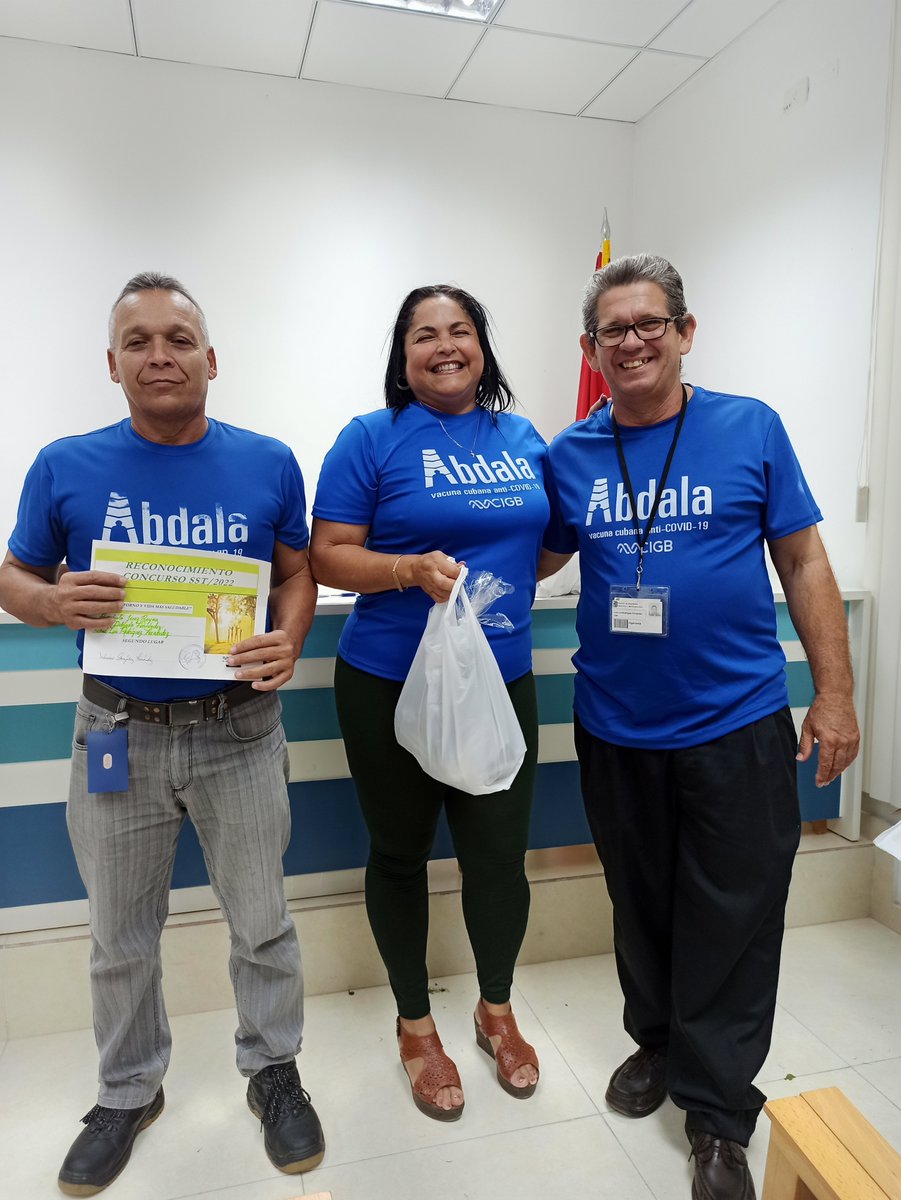 Cierre de la jornada por la Seguridad y salud en el trabajo en <a href="/CigbC/">CIGB Camaguey</a> entraga de premios a los ganadores del concurso sobre el tema de la SST. Muchas felicidades a todos. #CubaPorLaVida #CubaPorLaSalud <a href="/NemecioGonzale7/">Nemecio Gonzalez</a> <a href="/MartaAyalaAvil2/">Marta Ayala Avila</a> @EdMartBCF #BioCubaFarma