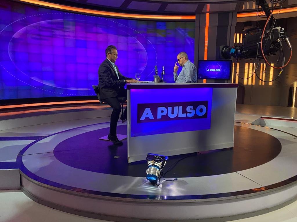 Gob_Guarico's tweet photo. #EnVivo🔴  Así mismo el Gobernador @josemvasquez  dió a conocer que una de las metas próximas será llevar a Guárico a ser el estado más seguro de Venezuela, el cual ha bajado los indices delictivos en un 71%

#Guárico
#APulsoConJoséVásquez https://t.co/fLbgfX7RmN