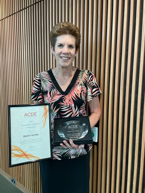 Helen Huntly tweet media