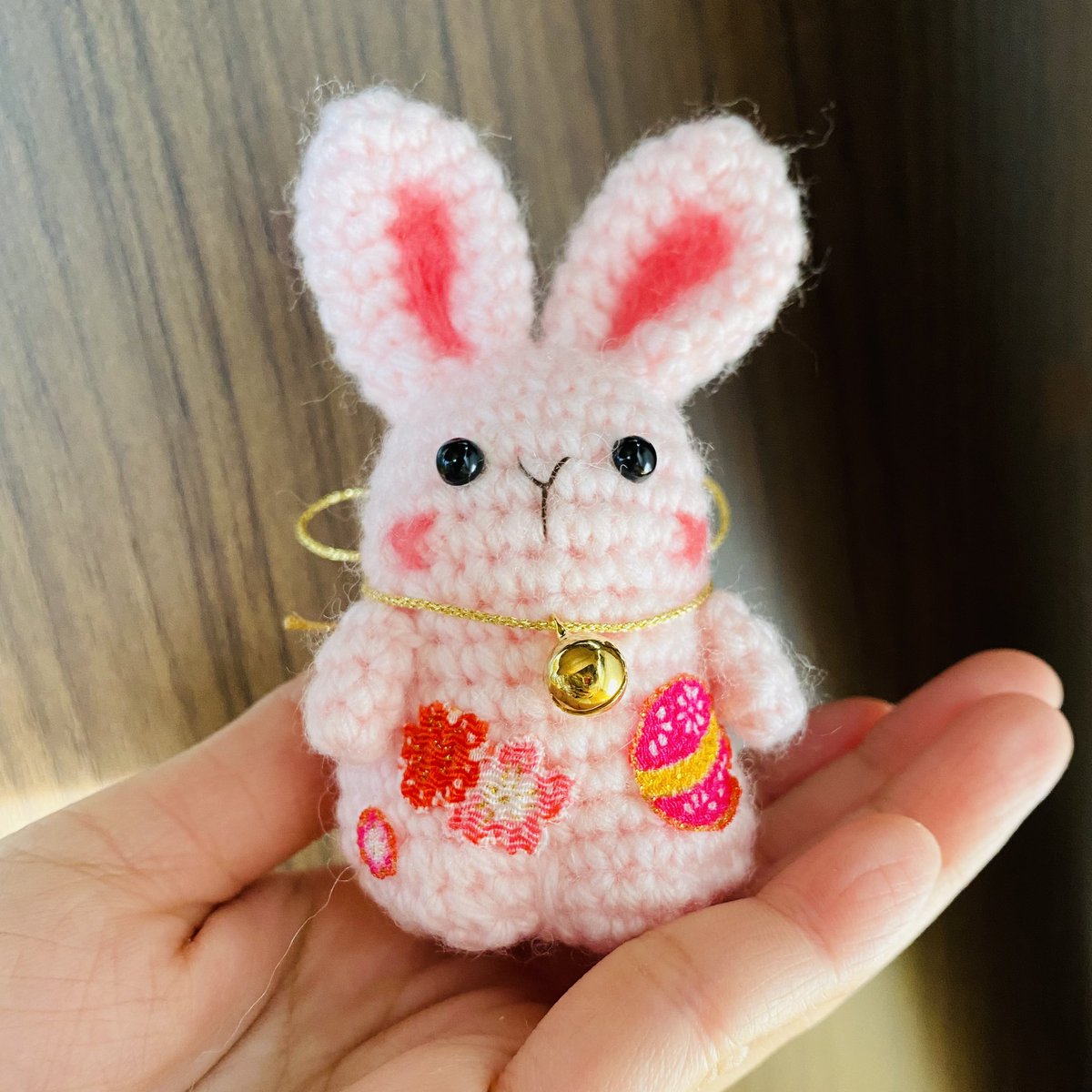 maiamiamiami's tweet photo. 鏡餅の上に飾る来年の干支の卯🎍縁起物
名前は【もちうさ】です❣️
🐰 #handmade #amigurumiartist #amigurumi #crochetanimal #crochetrabbit #rabbit #あみぐるみ #アミグルミ #編みぐるみ #ウサギあみぐるみ #うさぎあみぐるみ #ウサギ #うさぎ #兎 #干支の卯 #卯 #お正月飾り #縁起物 #まい編🍌 https://t.co/imHvCBxfhJ