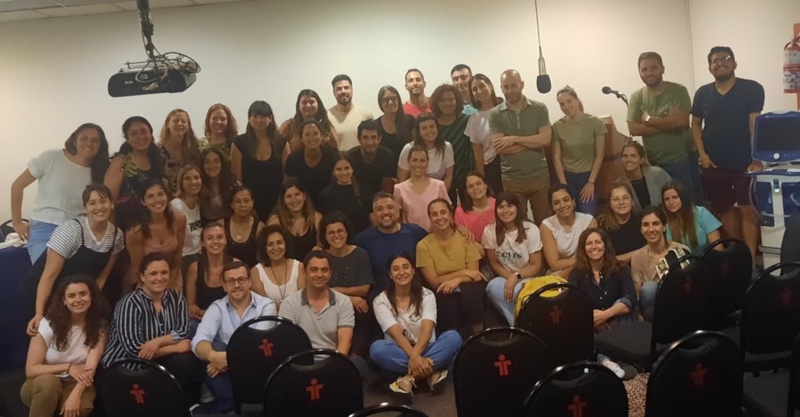 Seguimos sumando mas profesionales a la kinesiología pediatrica intensivista!!! Cerrando el primer año de la Cohorte 22/23!!
#cki #sati 
<a href="/Julitasimon/">Julia Simonassi</a> 
<a href="/mximenaiglesias/">Xime Iglesias</a> <a href="/CKISATI/">CKI</a>