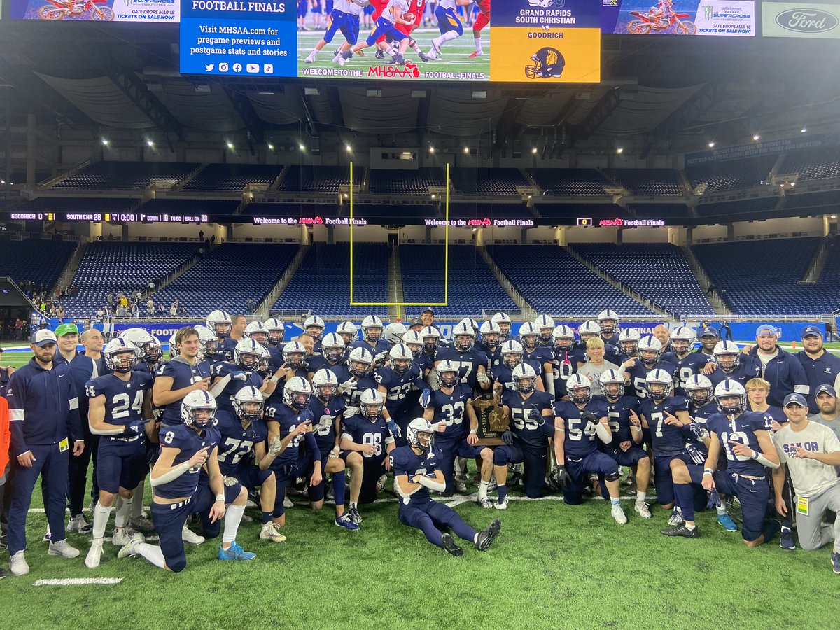 sailorsports's tweet photo. State Champs!!! Sailors defeat Goodrich 28-0!!! https://t.co/oOFSCvNChb