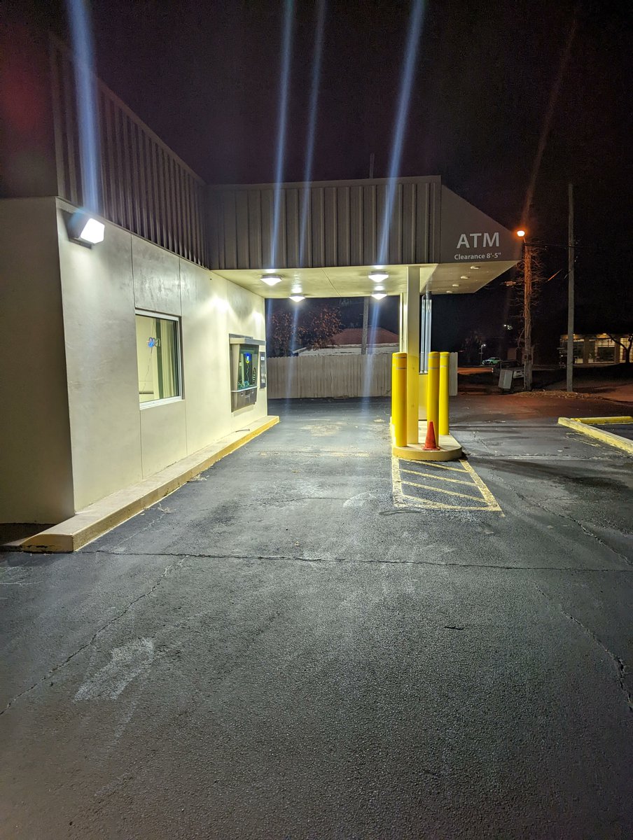 Life4Cbd's tweet photo. Did you know we have a drive-thru?

So if you are in a hurry or it's pouring buckets, we have you taken care of.

Drive through today! 😉 https://t.co/RNNVokIwTR