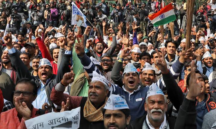 ArvindKejriwal's tweet photo. 10 साल पहले आज ही के दिन आम आदमी पार्टी की स्थापना हुई थी। इन 10 सालों में जनता के बेशुमार प्यार और कार्यकर्ताओं की मेहनत से पार्टी ने भारतीय राजनीति में कई इतिहास रचे। आज आम आदमी पार्टी देश की जनता की नई उम्मीद बन चुकी है, विश्वास बन चुकी है। https://t.co/SHV97E6ru3