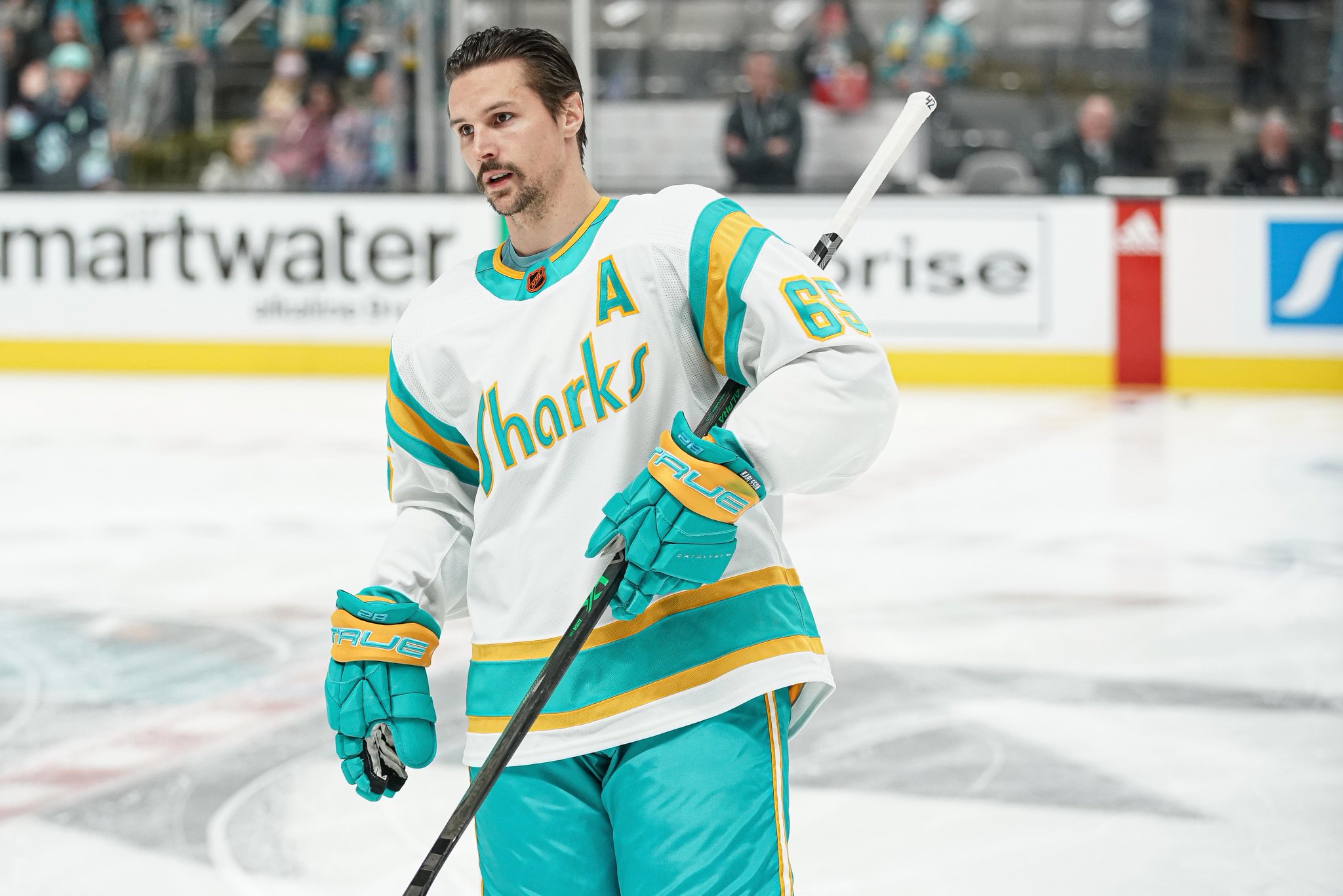 NHL on X: 🦭 SEAL SEASON 🦭 The @SanJoseSharks are debuting their  #ReverseRetro jerseys! The throwbacks are inspired by the 1974 California  Golden Seals, the Bay Area's first NHL team. 🌊  /