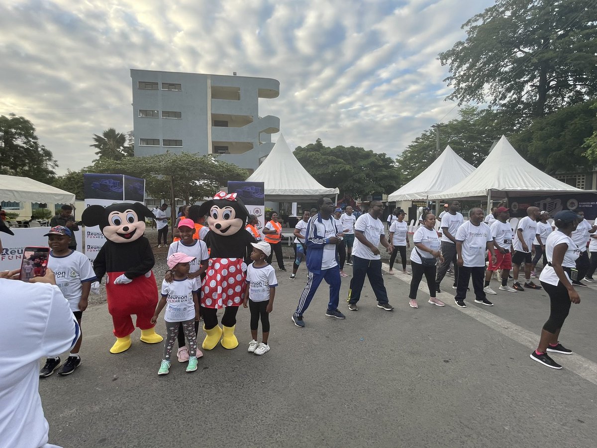 MUHAS_Alumni's tweet photo. #MUHASReunionFunRun #MUHASAlumni friends and family fun run https://t.co/CMkNimipsC