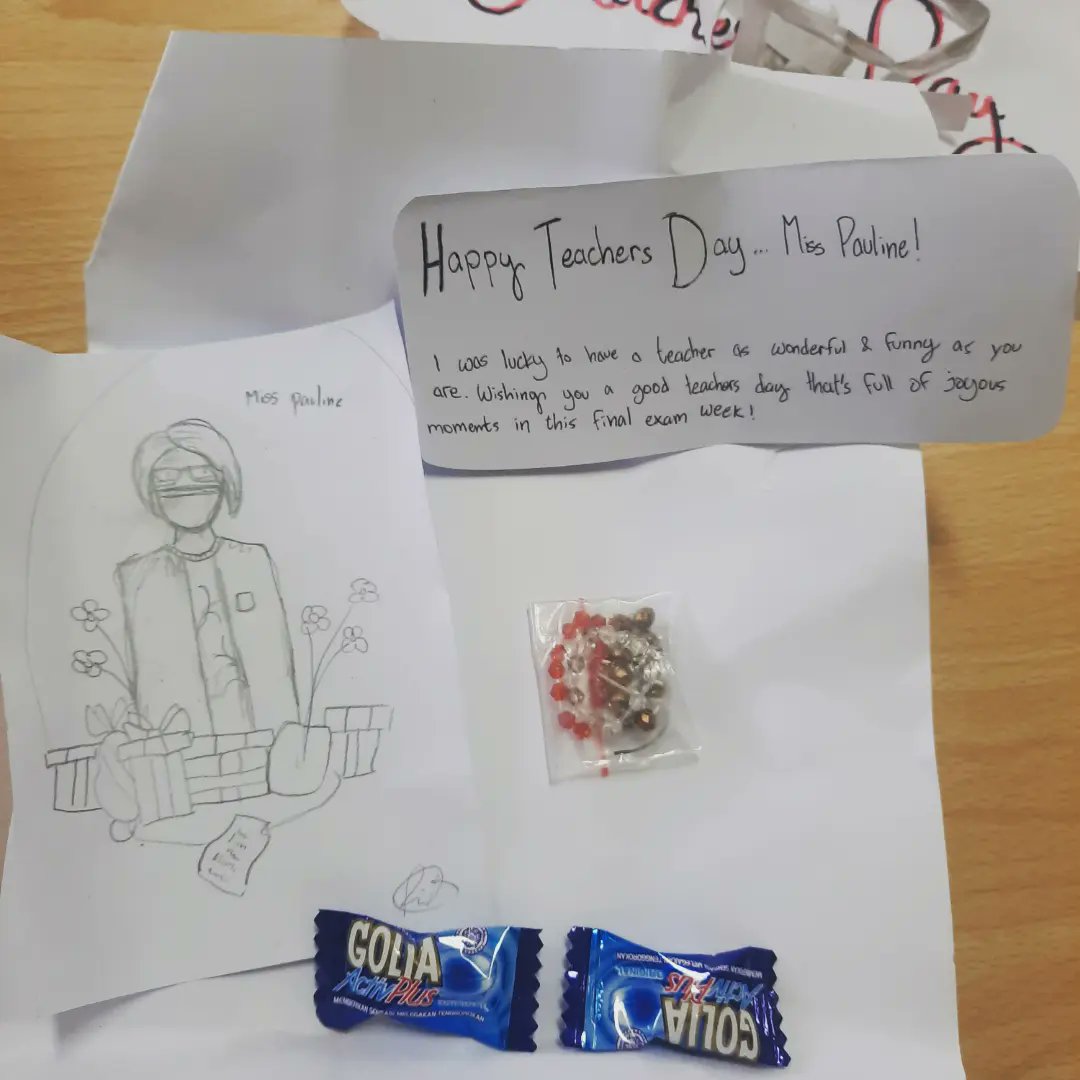Pauline_Ang's tweet photo. Unexpectedly received these😍 from my sweet students on Teachers' Day in Indonesia.🥰
Brighten 🌞up my day as it went gloomy because of report card prep with tight deadlines.🥴 https://t.co/ZXcGXFgKRu