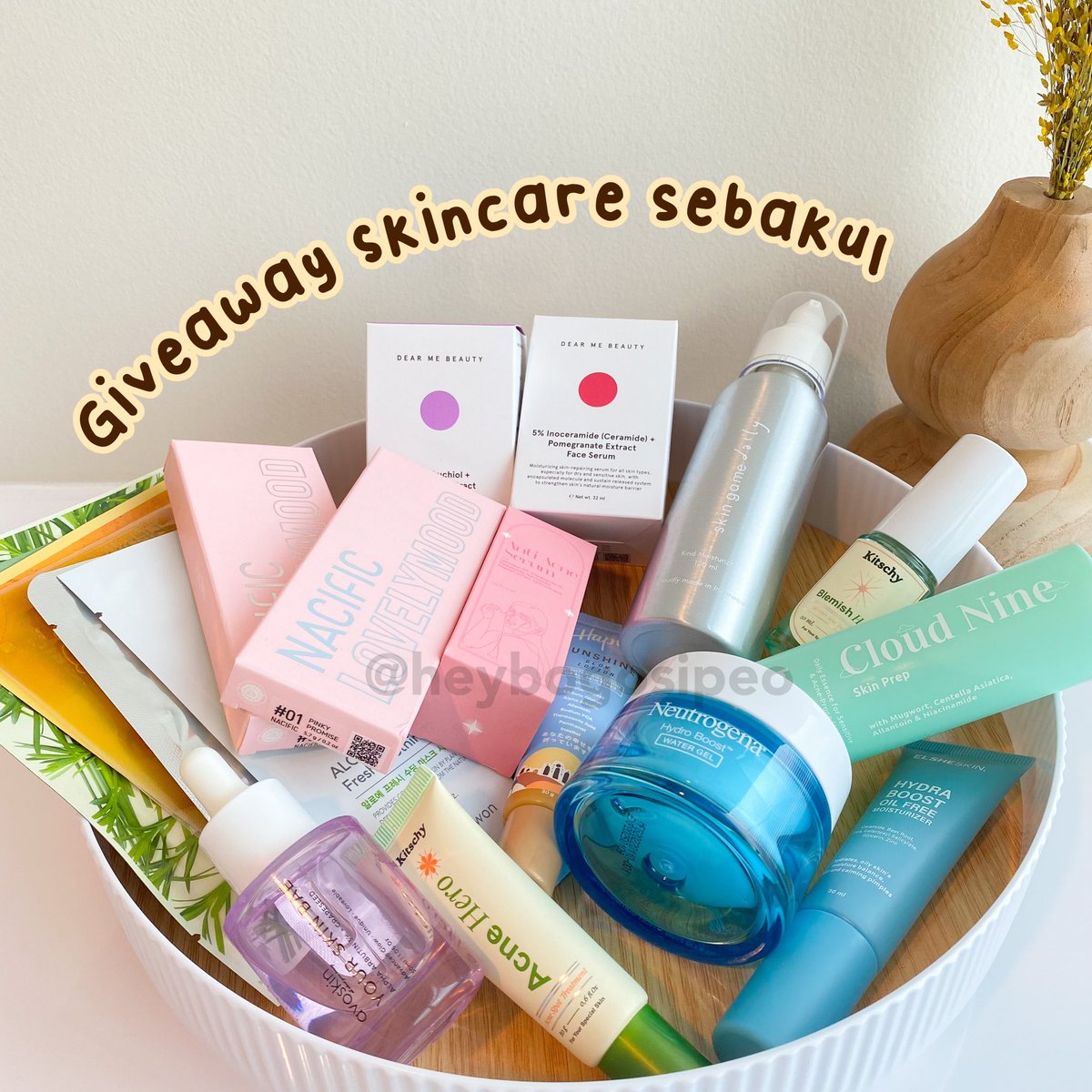 heybogosipeo's tweet photo. GIVEAWAY SKINCARE WORTH UP TO 500K 🥳🎁

Birthday Giveaway for 2 winners!

💡Rules
•Follow aku &amp; https://t.co/STh4TETV8l
•RT &amp; ❤️ tweet ini
•Reply positive affirmations🤍 + bundle pilihan + wishlist kalian lainnya (boleh skincare/makeup)

Easy kaan, Good luck!💖
#Giveaway https://t.co/a3SbsCEmiD