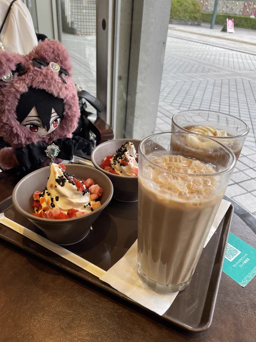 ホテル泊まったら旅トククーポンみたいなのついてきたからサンマルクで豪遊している図です 