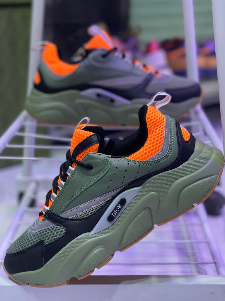 Maarifa_yaJamii's tweet photo. Dior🥀
Tsh. 120,000/=
Size. 40-45
Call. 0692958334
#InEverySituation🥀 https://t.co/EjnL5JrZQN