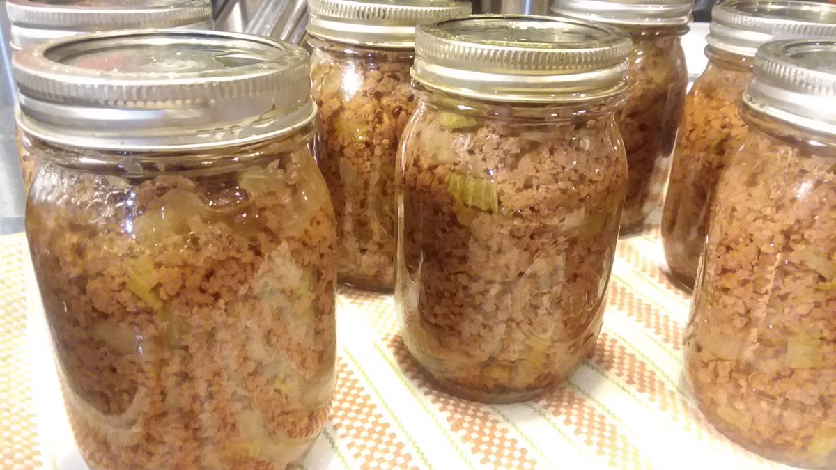 Kraud16's tweet photo. Happy Thanksgiving Leftovers Day! Instead of pictures of Thanksgiving food, here's this year's batch of canned beef. It's great for camping, since it can be stored up to room temperature. It's also fun to watch it bubble once it comes out of the pressure canner! https://t.co/oIOjQUcQSp