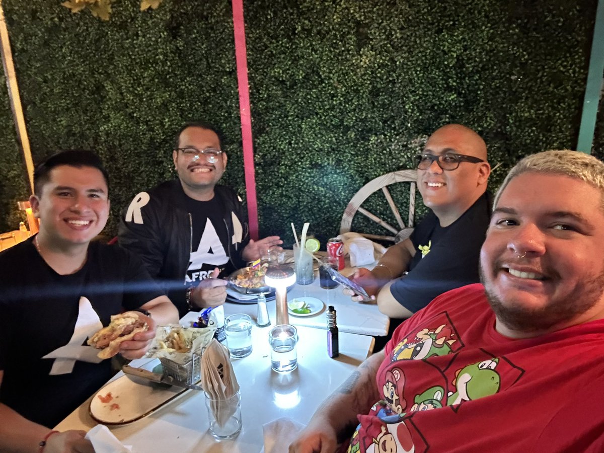 officialgoredoe's tweet photo. @afrojack we out here!!!! @kiddafro14 @BigSurgz @luis_nicacio #miami #storymiami #ateam https://t.co/zElJT8qL4X