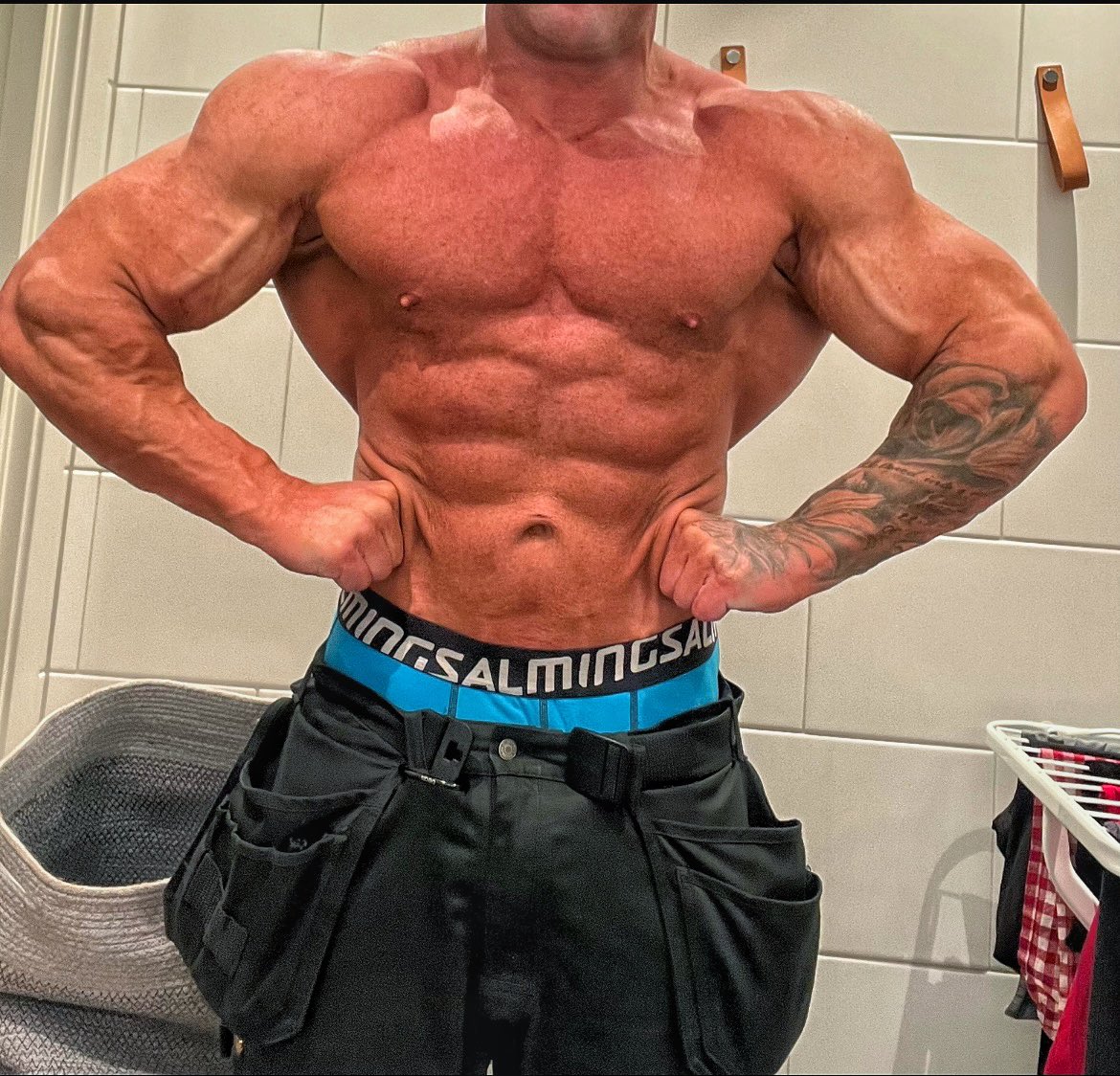 JakeFlexx's tweet photo. Flexin Wings https://t.co/XZEluXhT3e