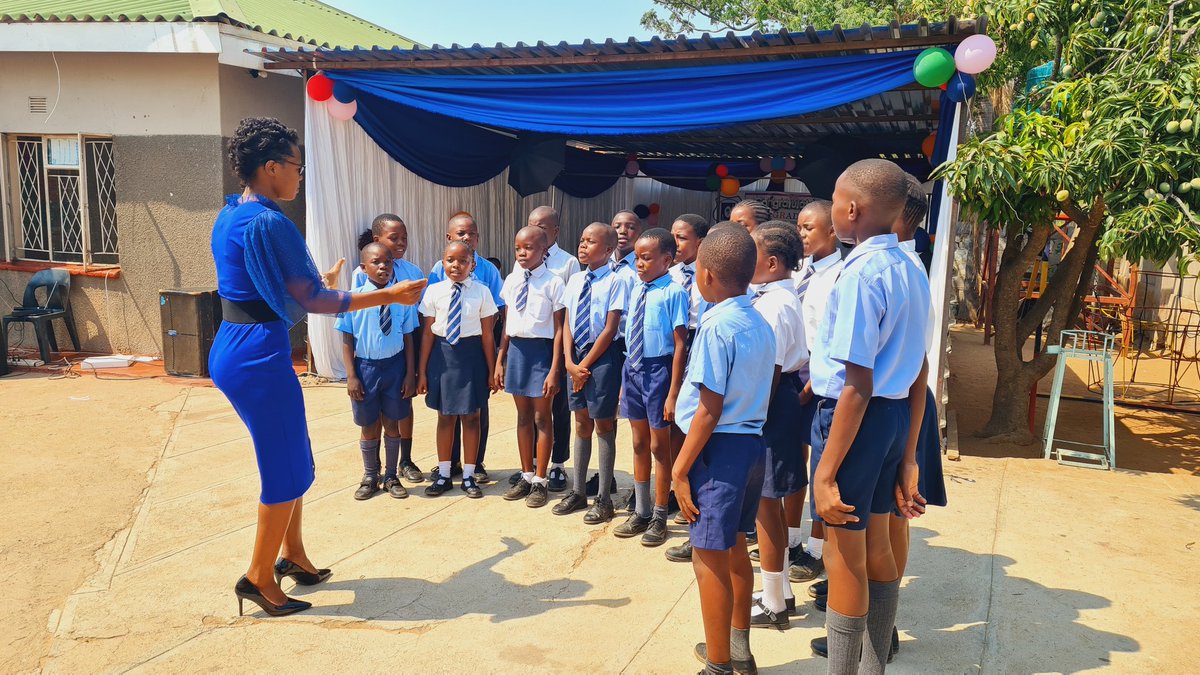 LloydMungoni's tweet photo. 25/11/22
Rose of Sharon Academy Graduation 2022.
Venue: Rose of Sharon Academy School

The future is bright. Congratulations to all the graduates, leaders of tomorow. 

"Its More Than Broadcasting Live"

#YourMC #Masterplayer #InternationalMC https://t.co/k5sdJzRX8o
