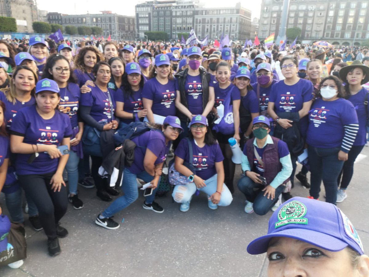 STRMnoticias's tweet photo. Las compañeras del sindicato de @Telefonistas presentes en la marcha contra #ViolenciaDeGenero #25Noviembre https://t.co/83XV2cAKsM