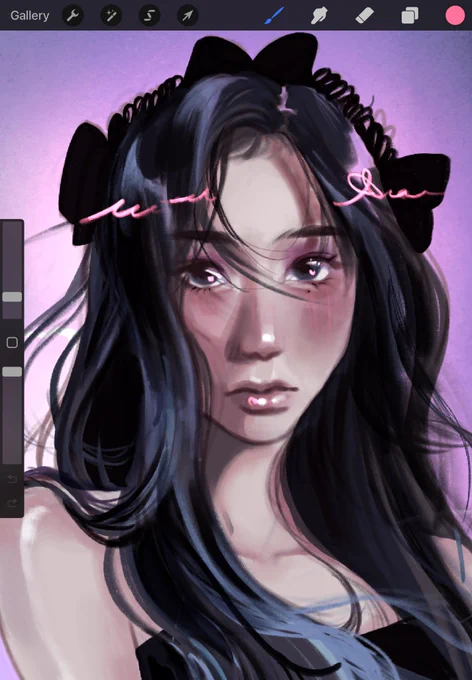 I SWEAR SHE ISNT CRUNCHY ON MY SCREEN AAAA  
