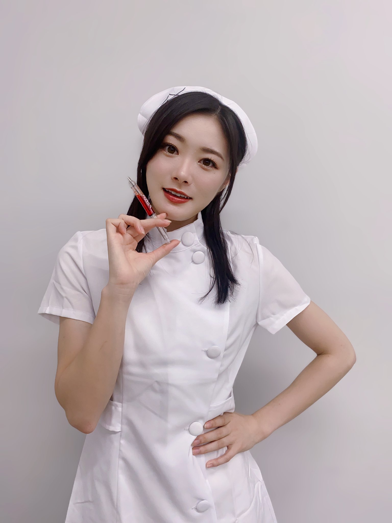 邪神ちゃんドロップキック　アトレ役　長谷川玲奈　サイン アニメ3期『邪神ちゃんドロップキックX』エキュート役の声優は