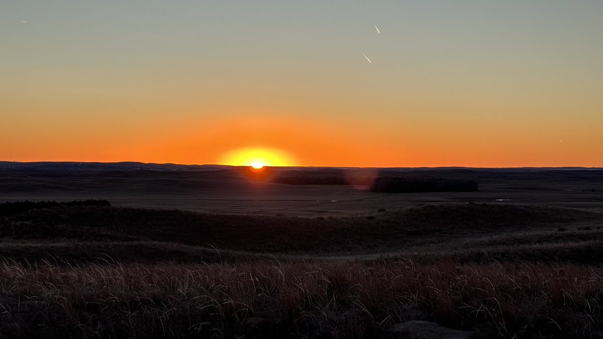 Shaun7hl's tweet photo. Gotta love some of these Fall evenings #7hl https://t.co/eNkeSG8iOq