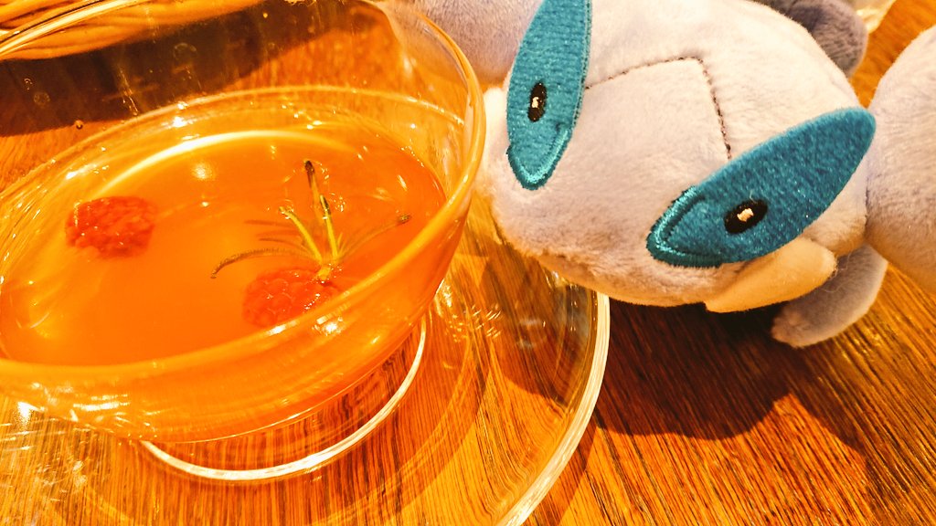 28KiNeComet's tweet photo. この間、おかんとアフタヌーンティーでお茶☕🍰したぜ(๑´ڡ`๑)

可愛いスコルピと一緒(⁠*⁠˘⁠︶⁠˘⁠*⁠)⁠.⁠｡⁠*⁠♡ https://t.co/OOqg3KTUcT
