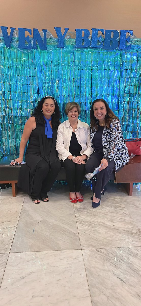 rosiorozco's tweet photo. Que alegría ha sido estar con @cindyjacobs y Mimi Hernández en el evento #VenYBebe 👏👏👏 https://t.co/rWjyJFZUGV
