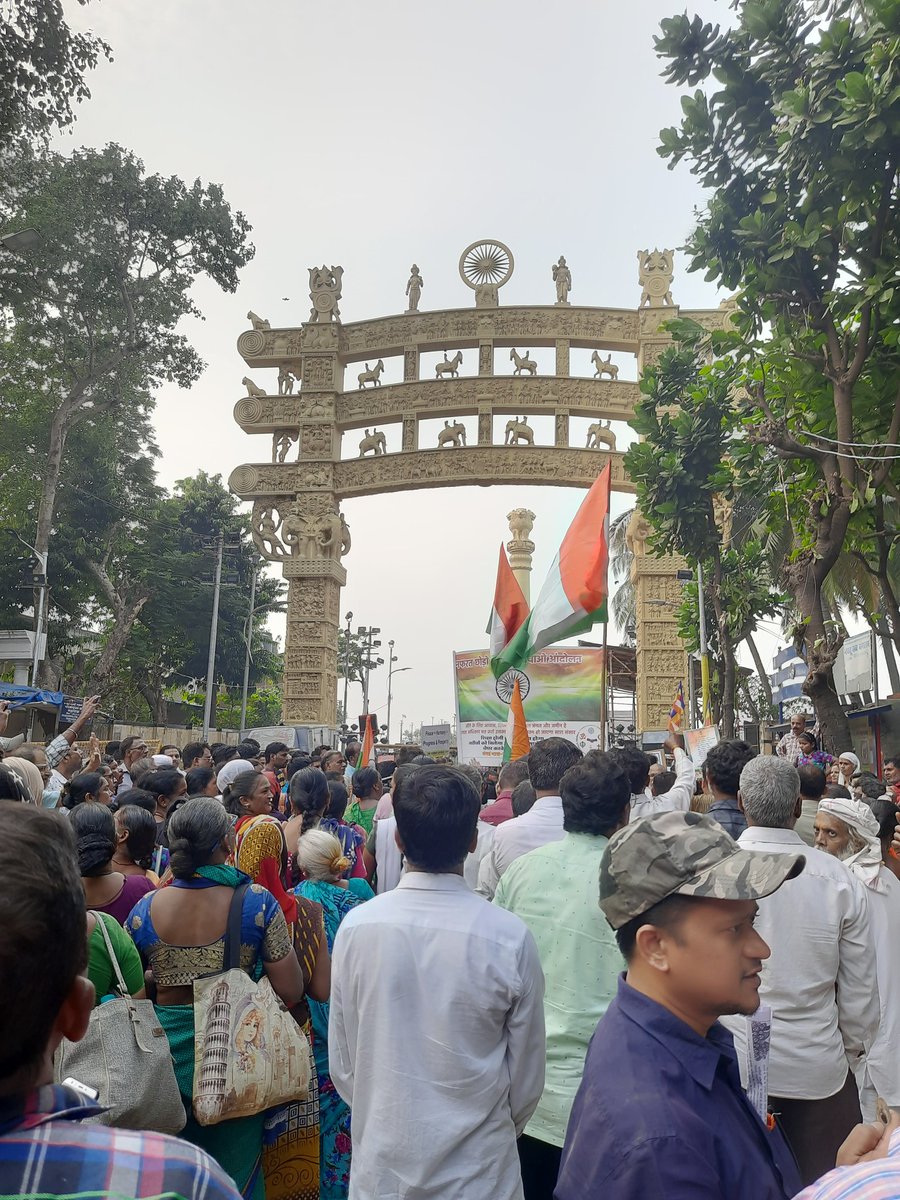 #NafratChhodoSamvidhanBachao yatris at Chaityabhoomi
#ConstitutionDay2022