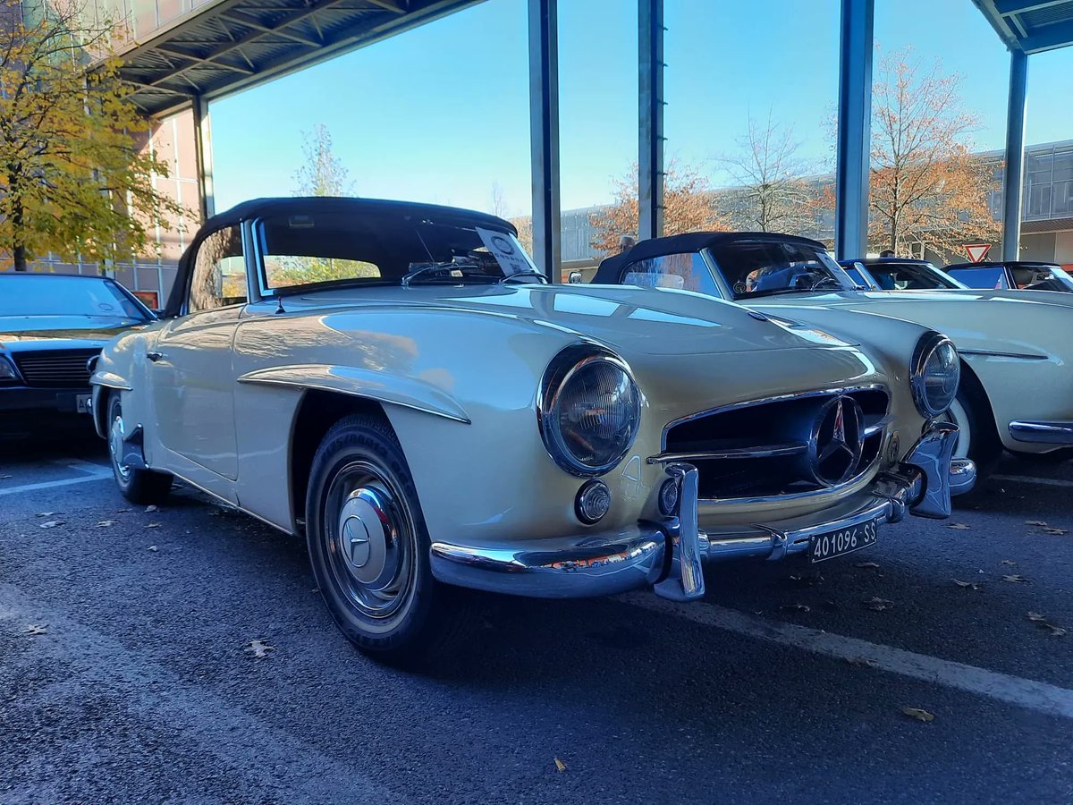 automotivespace's tweet photo. #MilanoAutoClassica #carshow #automotivespace #Mercedes 190 Cabrio https://t.co/EpcOsjHQQC