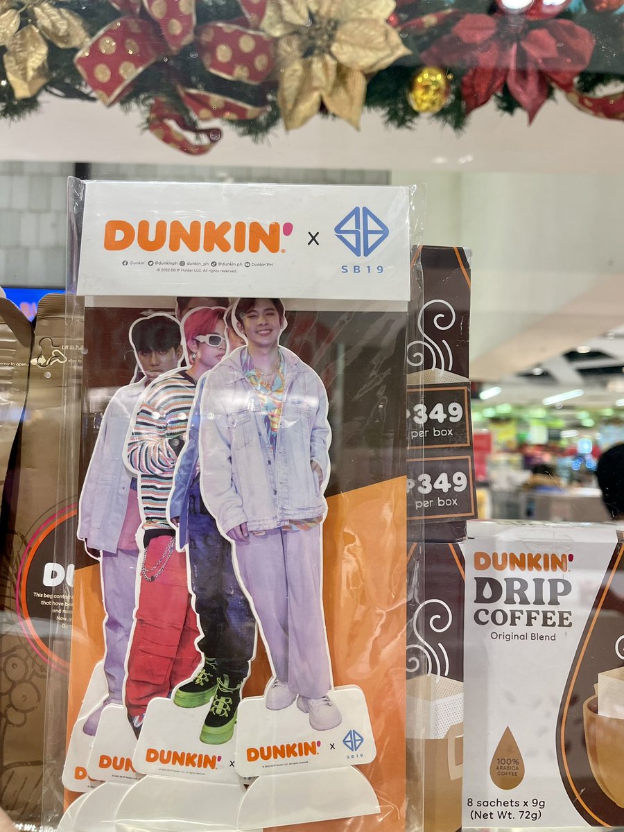 Diamond789102's tweet photo. At Ninang @dunkinph’s store:
ME: “I love Pablo, pero gusto kong matikman ang Josh!”
Haru jusko! Sounds so wrong!! 🫢 I mean the Combo craze po Ate. 🫶🏻♥️
#DunkinPHxSB19 #DunkinDonutsPh #SB19 @SB19Official https://t.co/tQRtJAXE9g