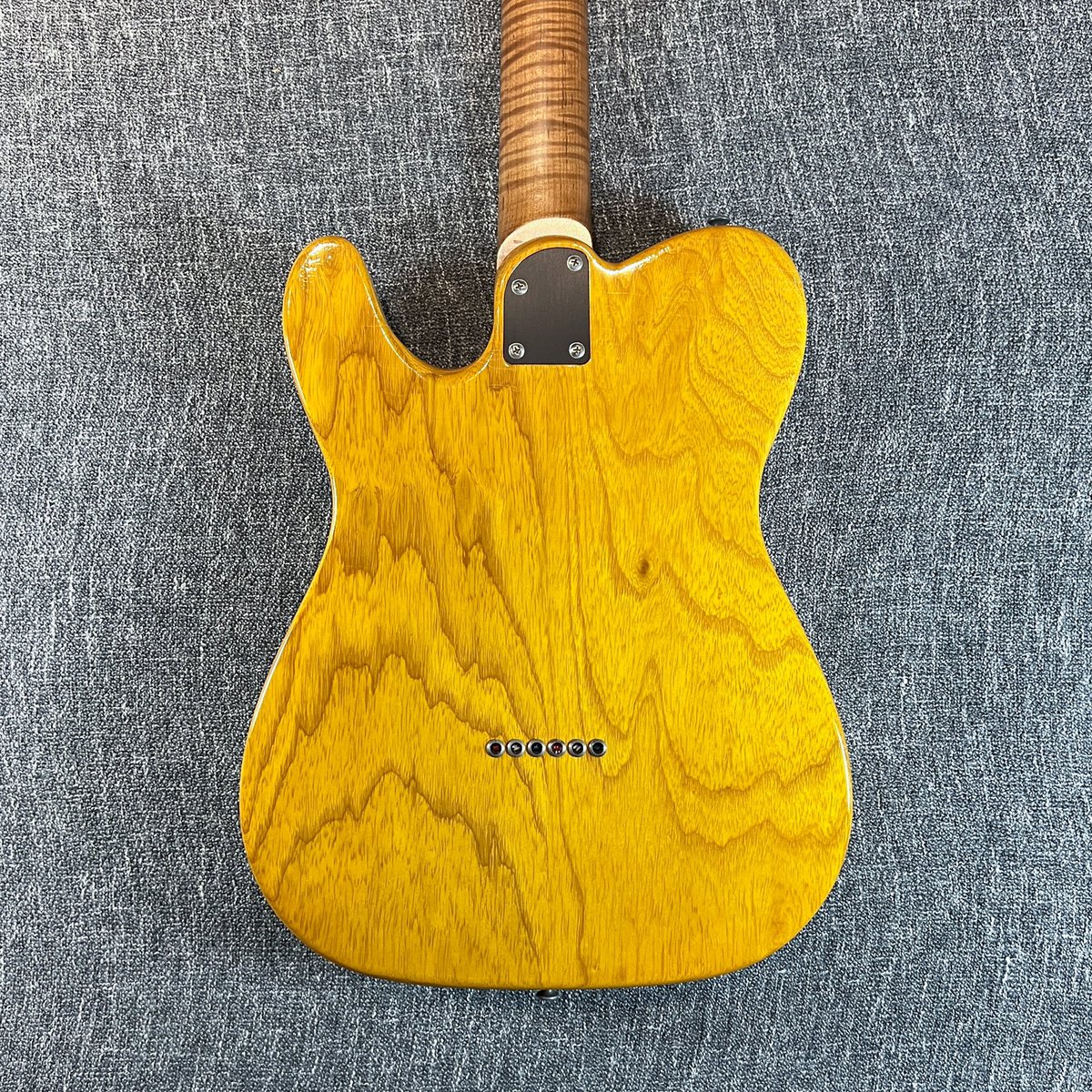 BellaRomeoMusic's tweet photo. The Oz-T in butterscotch blonde by Patrick James Eggle. Perfection of a classic design, in stock at https://t.co/m9Il2Qt3uu #guitarsarebetter #drums #bass #blues #acoustic #instaguitar #musica #lespaul #stratocaster #geartalk #guitarstagram #patrickjameseggle #guitare https://t.co/pSLTUcTlue