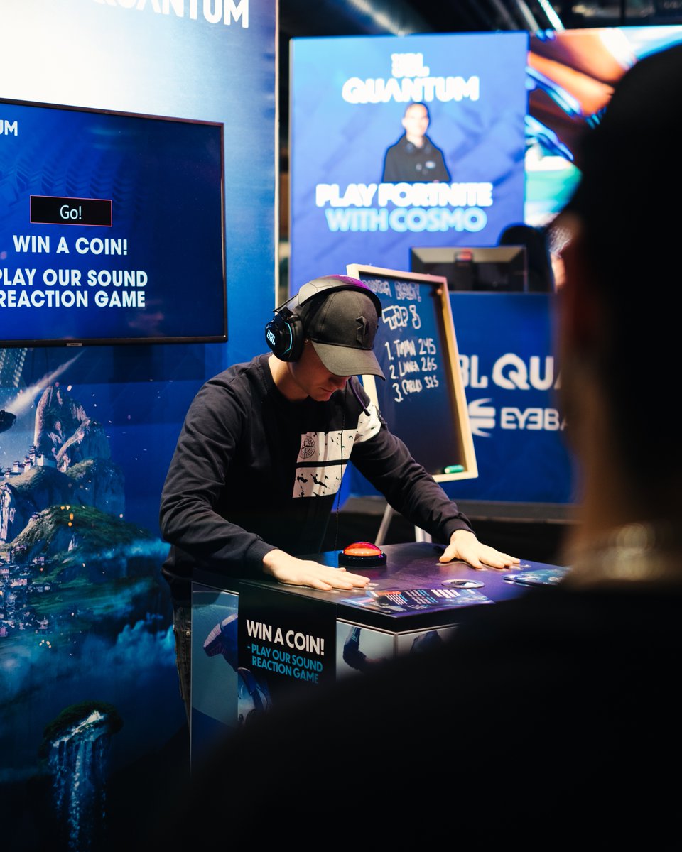 Want to win some gold coins at @DreamHack Winter 2022? 💰  Head to booth B05:10 and compete in some of our awesome JBL Quantum challenges 🔥 