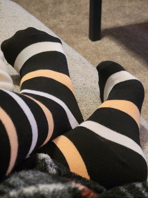 Selling feet pics. Socks on. (Or socks off if you like unpainted toe nails🤭) CASH APP, PAYPAL, or ZELLE<a href="/tag/feet"class="tags"><span>#feet</span></a><a href="/tag/feetpic"class="tags"><span>#feetpic</span></a><a href="/tag/sellingcontent"class="tags"><span>#sellingcontent</span></a><a href="/tag/fyp%E3%82%B7viral"class="tags"><span>#fypシviral</span></a>