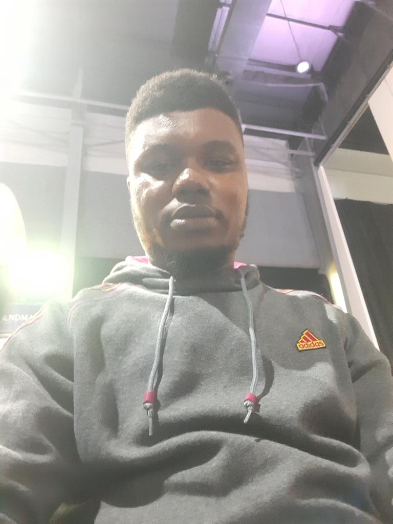 daniblueboy's tweet image. Live at #DevFestLagos #DevFest2022 #DevFestLagos2022