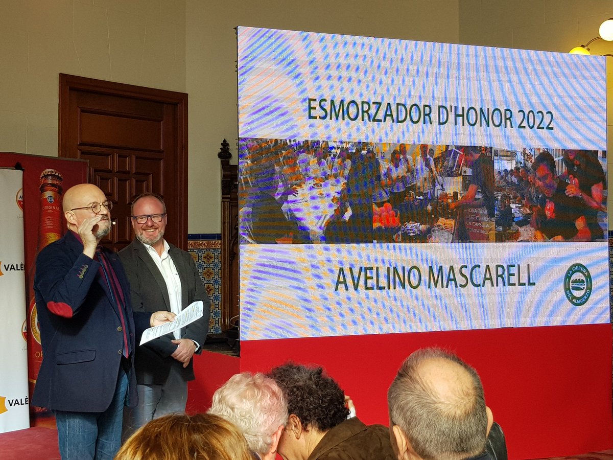 comoju's tweet photo. Distintivo Esmorzador d’Honor #CacaudOr @CulturaAlmuerzo #LaCulturaDelAlmuerzo: #DretAEsmorzar @DretUV, #Ruta99 @generalitat, #Fiescrem @XeracoAjuntamen, El Cullerot Sociedad Gastronómica y el chef Jordi Morera @lacuinademorera #PremisCacauDOr https://t.co/EMh8mw61YD