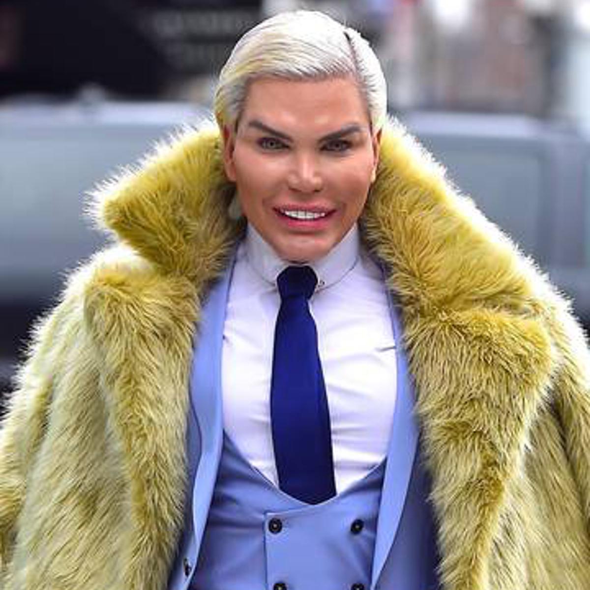 LifestyleA2Z على X: "He Was A Famous Actor Before His Plastic Surgery, Guess  Who (U+1F632) 🤦 #botched #plastic #surgery #gonewrong #lifestyle" / X