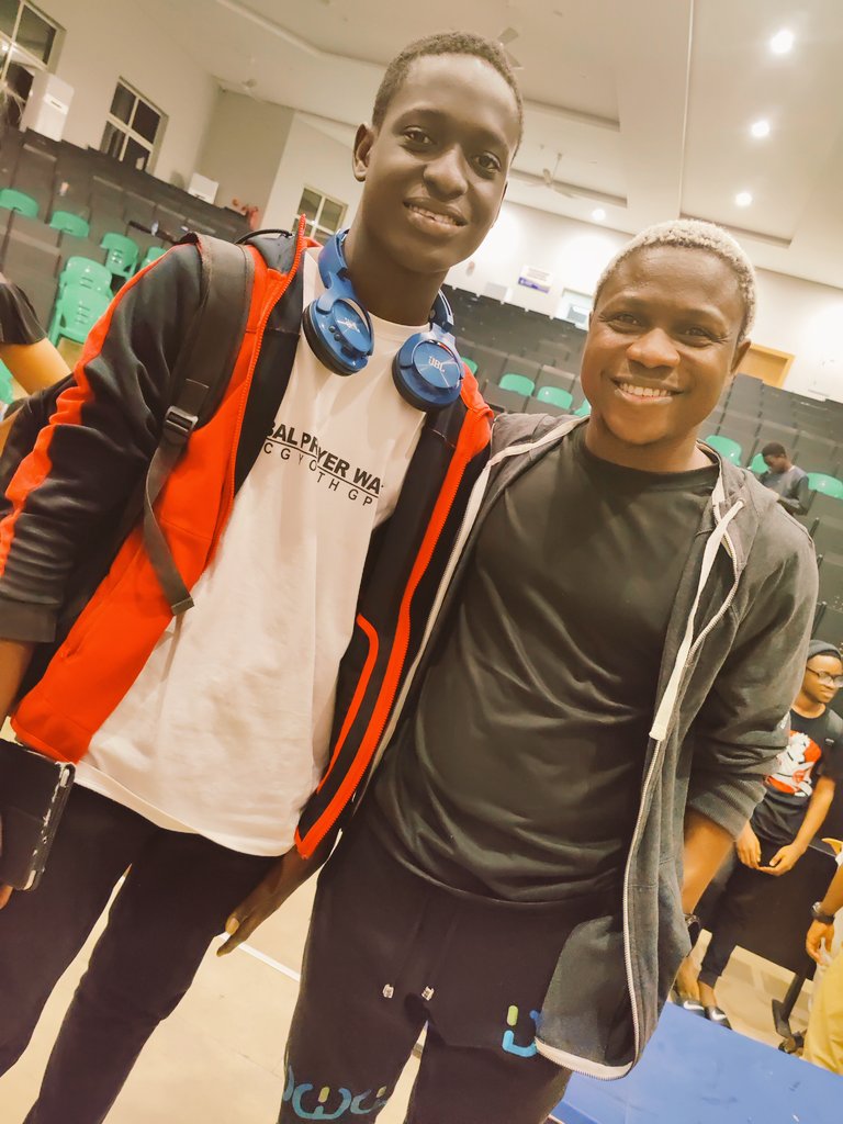 TheEnochAbe's tweet photo. Nice meeting you sir @TheOyinbooke Thanks for all sharing a bit of your knowledge with us sir.
Forget about my look. It's the stress of lectures and bootcamp 🙃🙃🙃
#runbootcamp https://t.co/zrNPNfDmgl