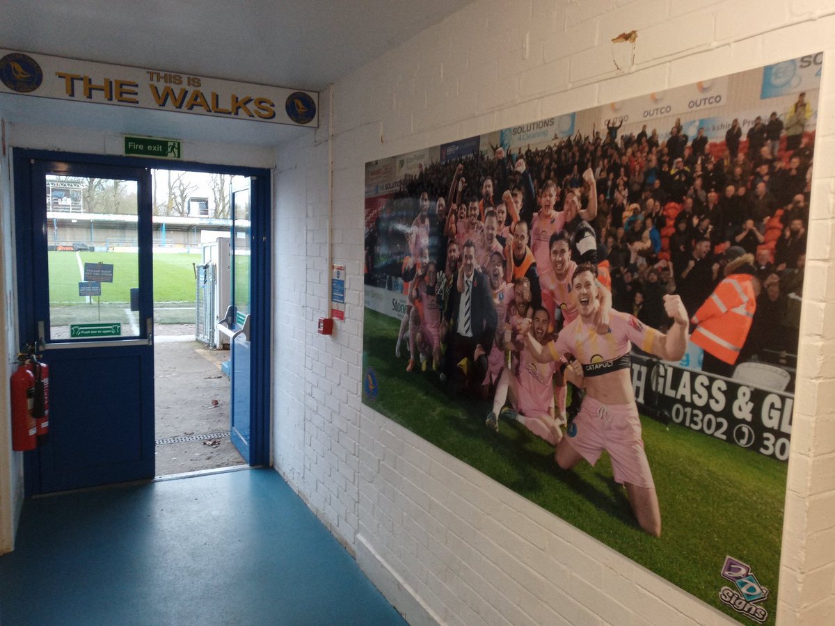 GregTheLynnNews's tweet photo. A few early shots from @Smudgerlinnet to get you in the mood #EmiratesFACup #FACupfever https://t.co/ayqQvqFkco