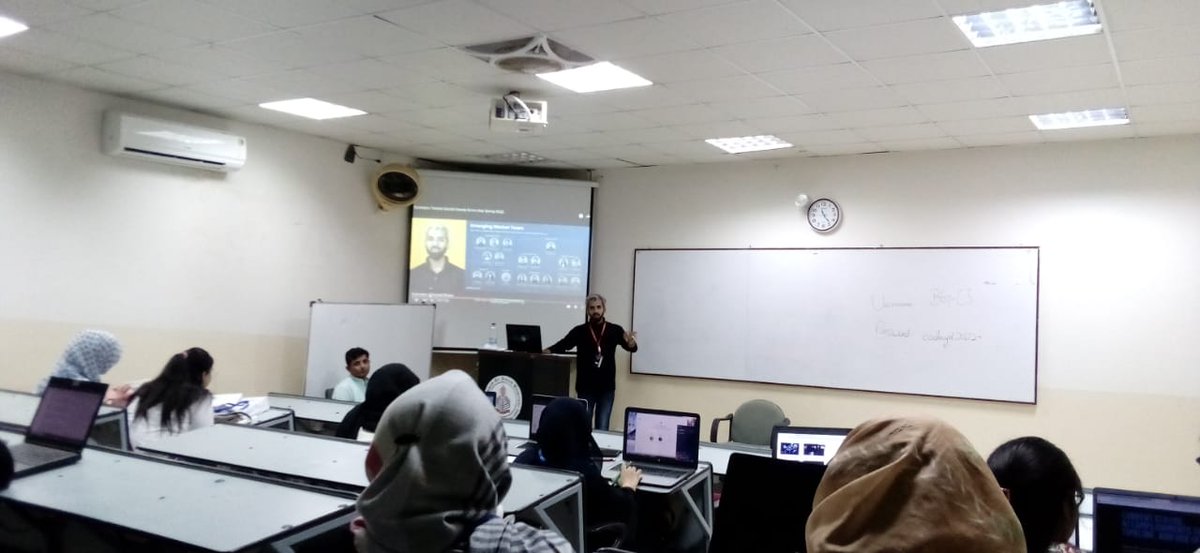 FaizaYousuf's tweet photo. And our @CodeGirlsKhi Tech Fest 2022 is in full swing!
#WomenInTechPK
@shamimrajani @Hasnainwalji https://t.co/5uy4QAcABk